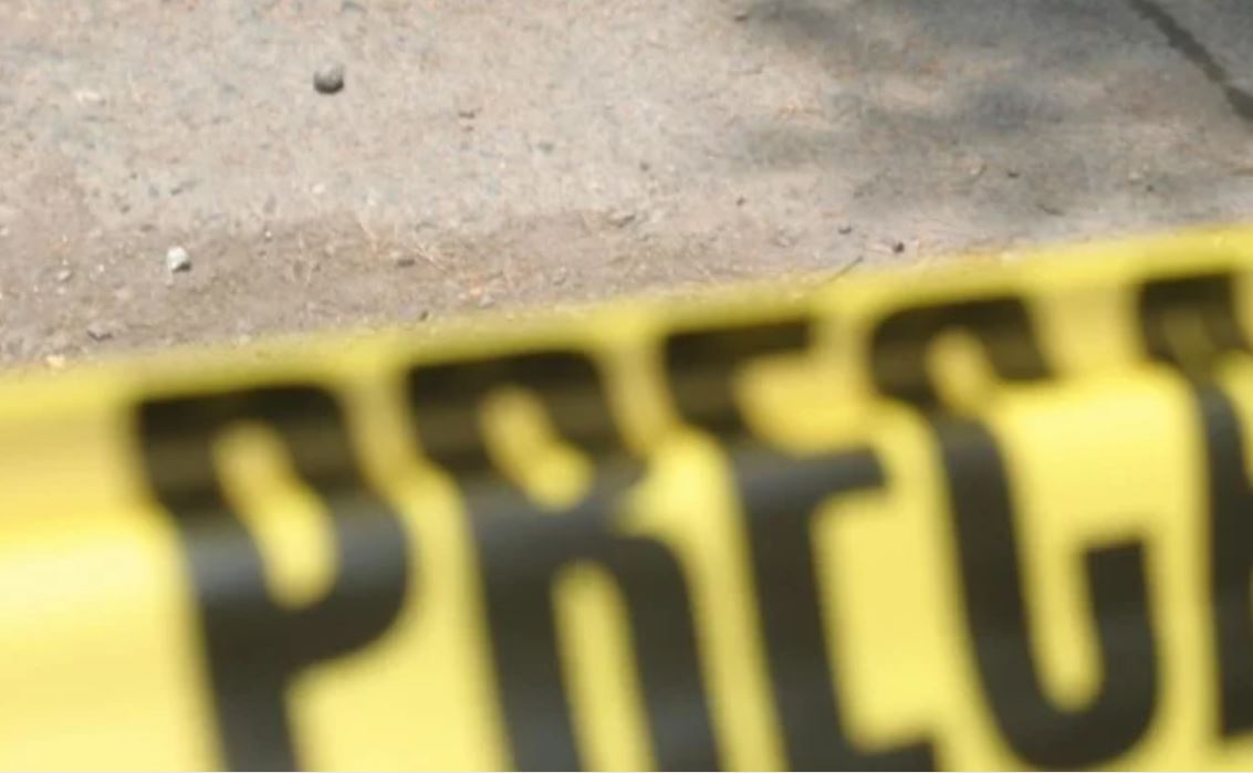 Grupo armado mata a mujer polic&iacute;a afuera de una tienda en Guanajuato