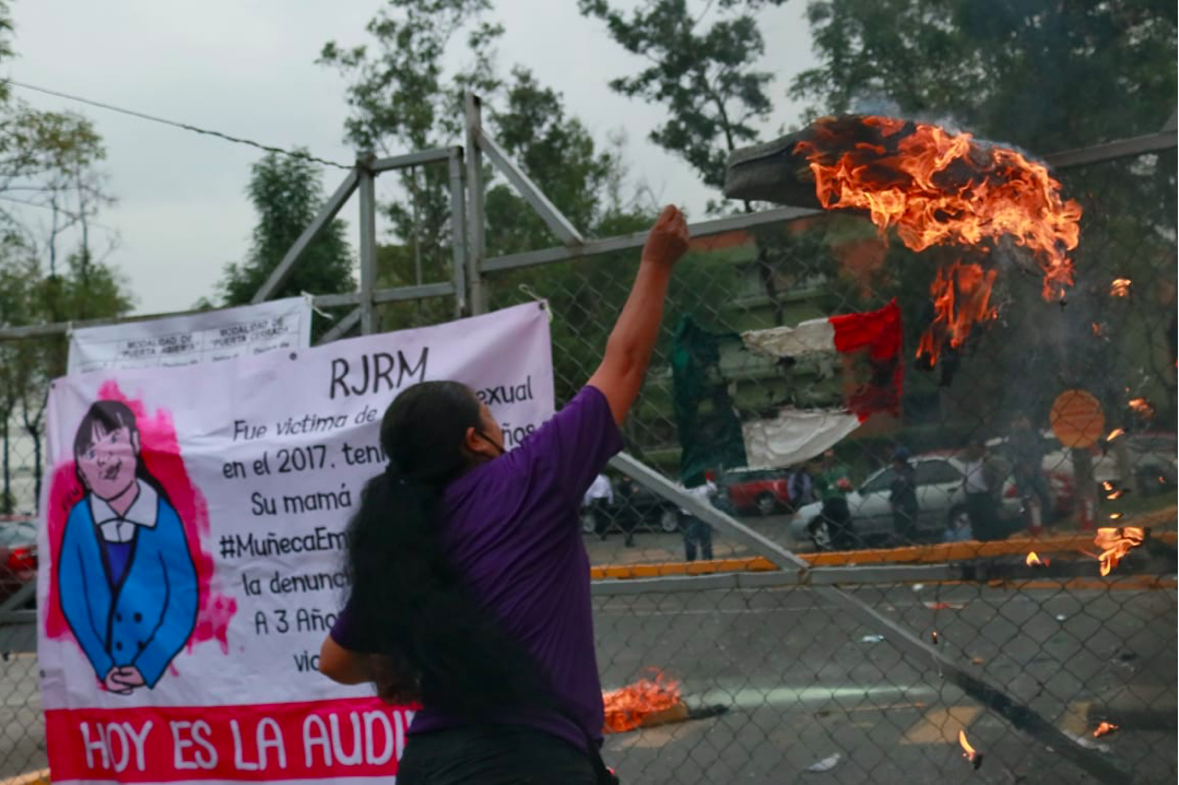 Feministas protestan en Reclusorio por posible liberaci&oacute;n de violador de ni&ntilde;a