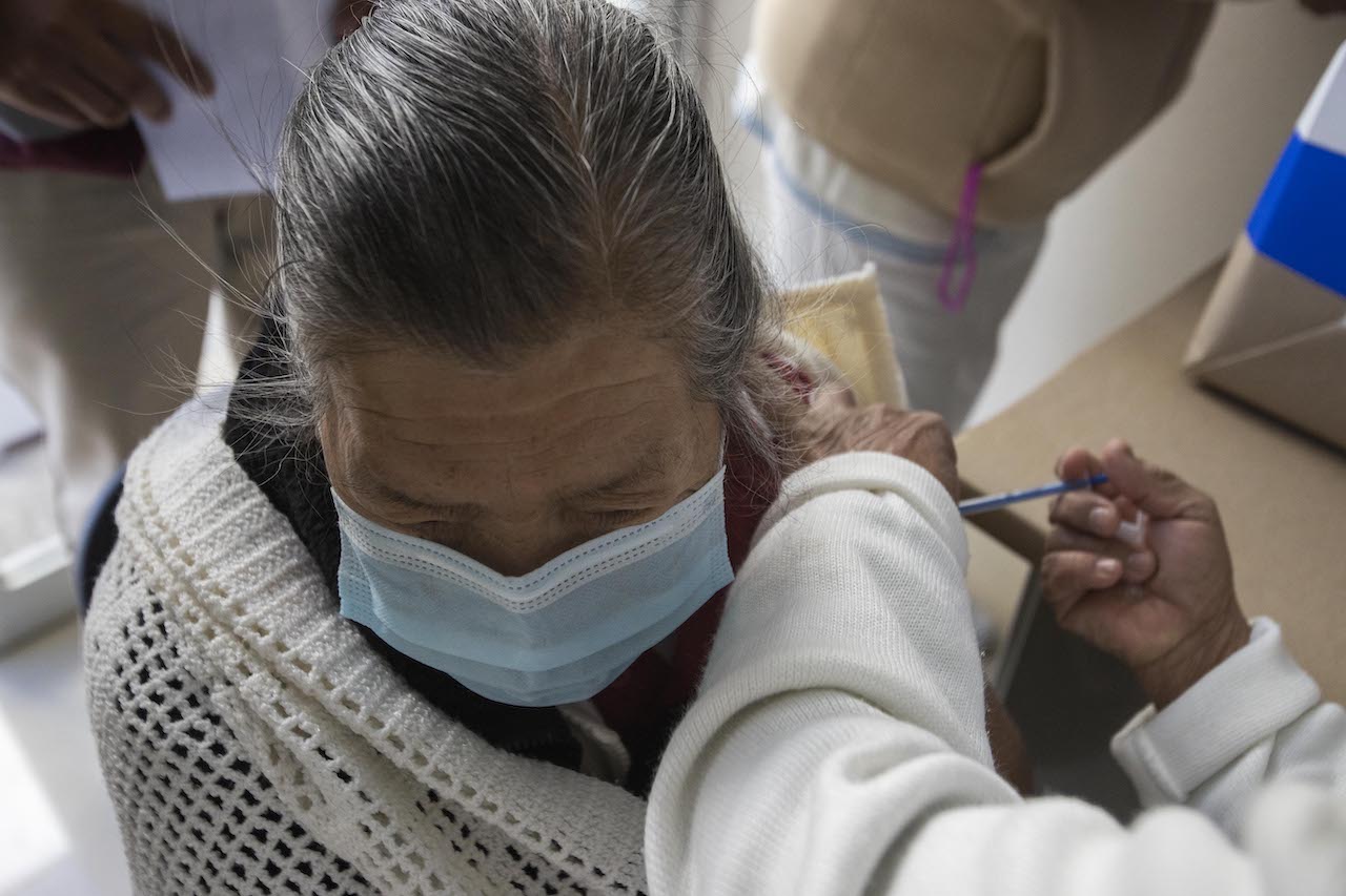 Felipa, la abuelita con EPOC que ya recibi&oacute; la vacuna contra el Covid-19