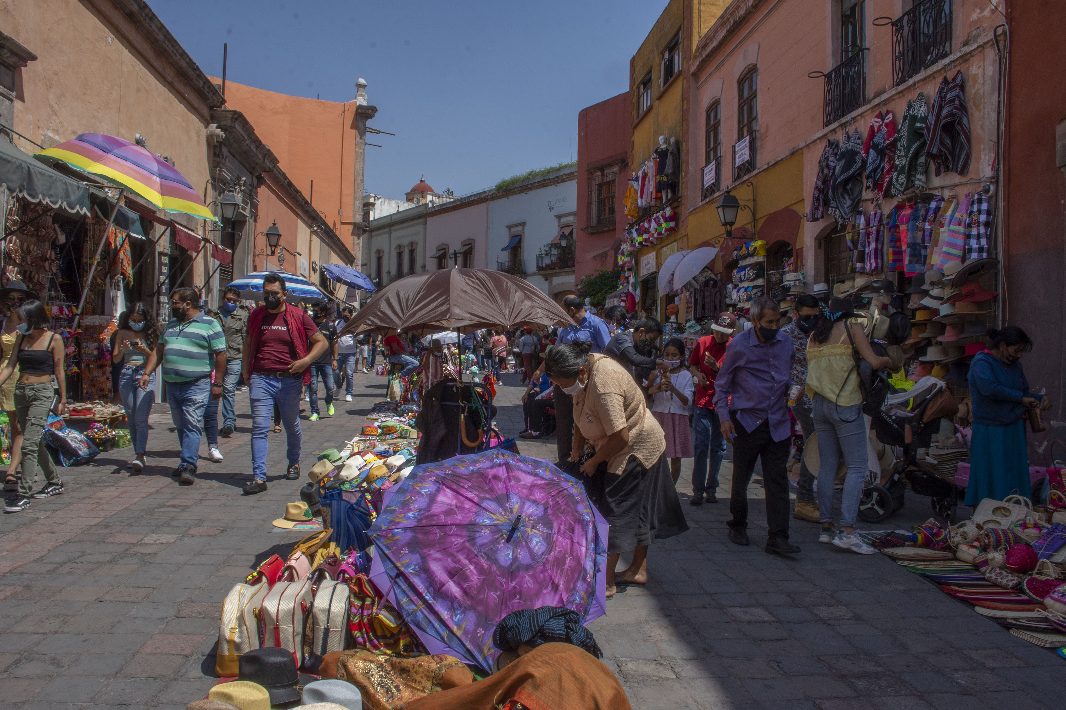 Comercio informal invade las calles del Centro Hist&oacute;rico