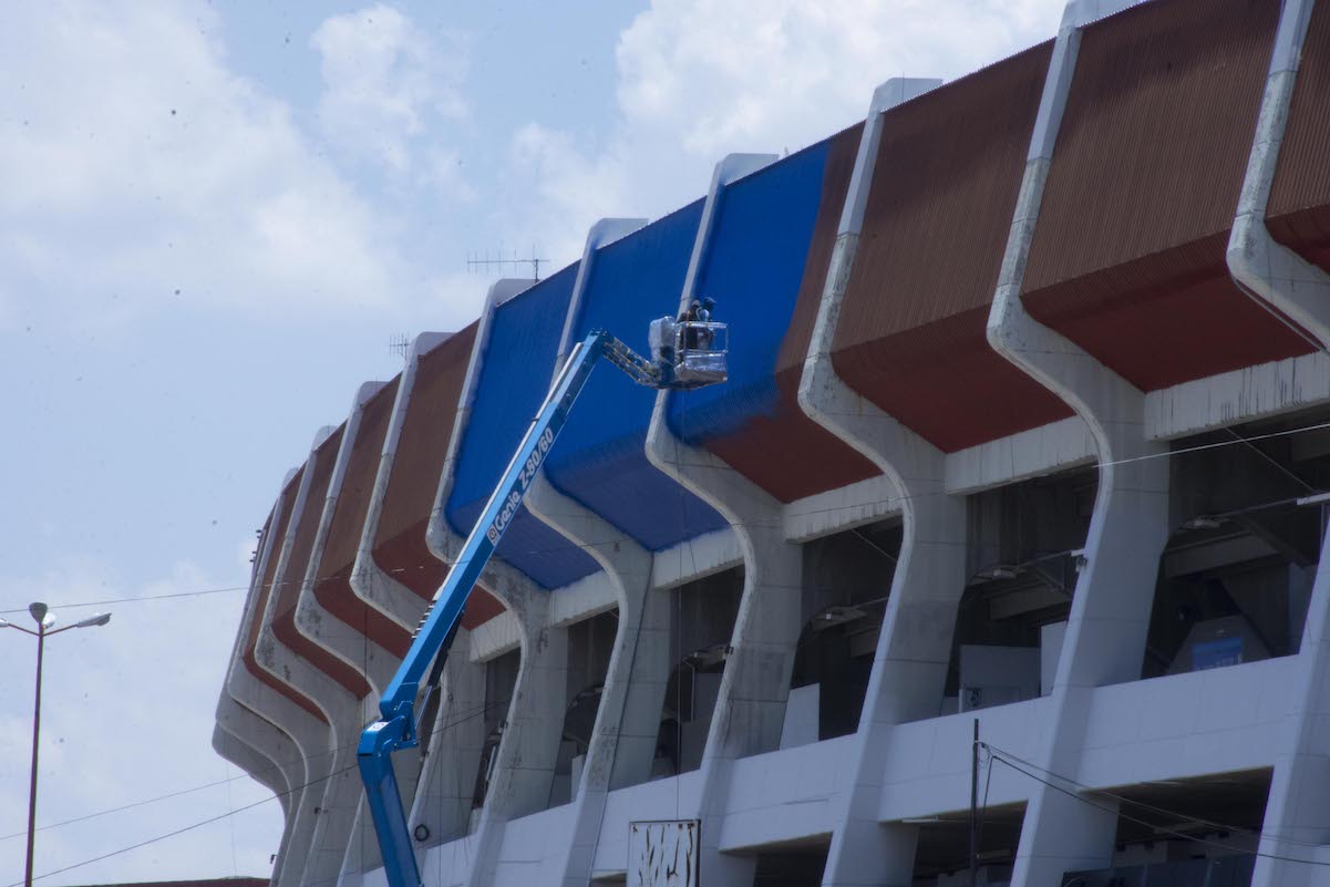 Proponen pintar el estadio Corregidora con los colores del arco&iacute;ris