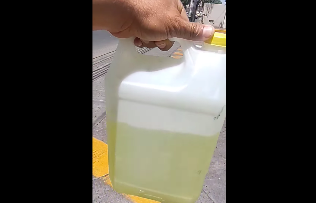 Automovilista denuncia presunto robo de gasolina en Quer&eacute;taro; le faltan 250 ml a un litro