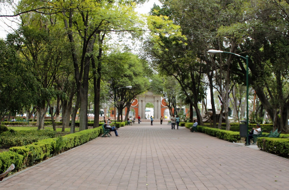 Piden reubicar a sexoservidoras de la Alameda Hidalgo