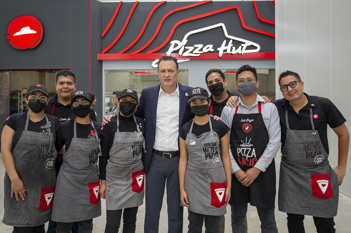 Pizza Hut oferta 150 nuevos empleos en Quer&eacute;taro; la empresa invierte 7.5 mdd en la entidad