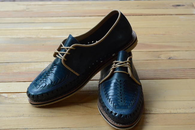 C&oacute;modos zapatos artesanales para sorprender a pap&aacute;./ Fotos: Donna Oliveros