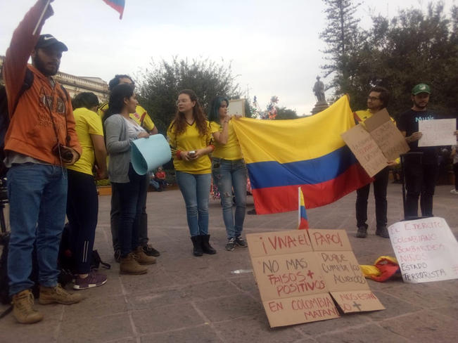 Colombianos en el estado se unen a paro