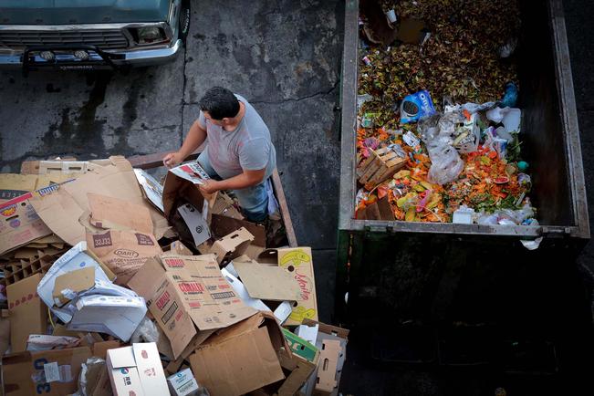 Sancionan a locales por mal manejo de basura en la capital
